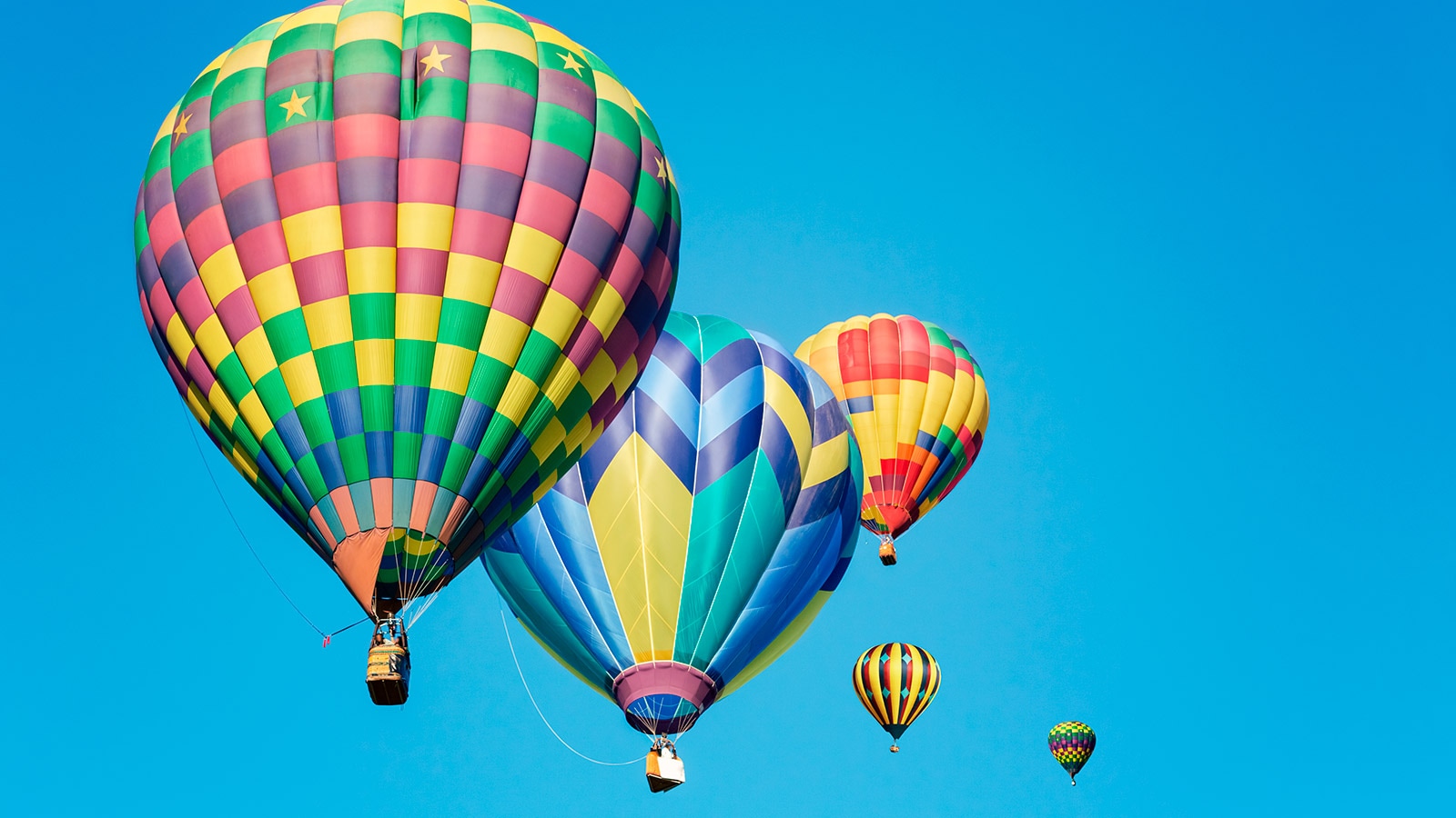 Hot Air Balloon Rides: A Guide to Flights & Festivals